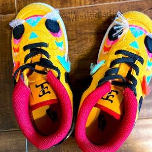 Used toddler sneakers